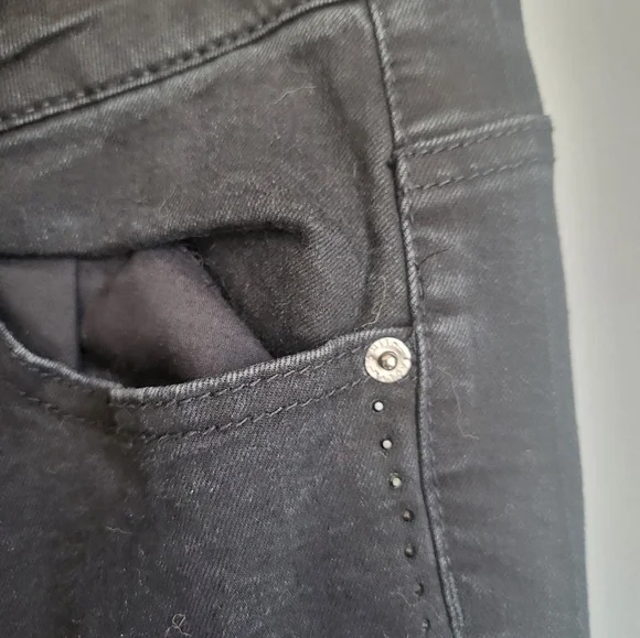 Jaclyn Smith Spencer skinny black jeans - Picture 5 of 6